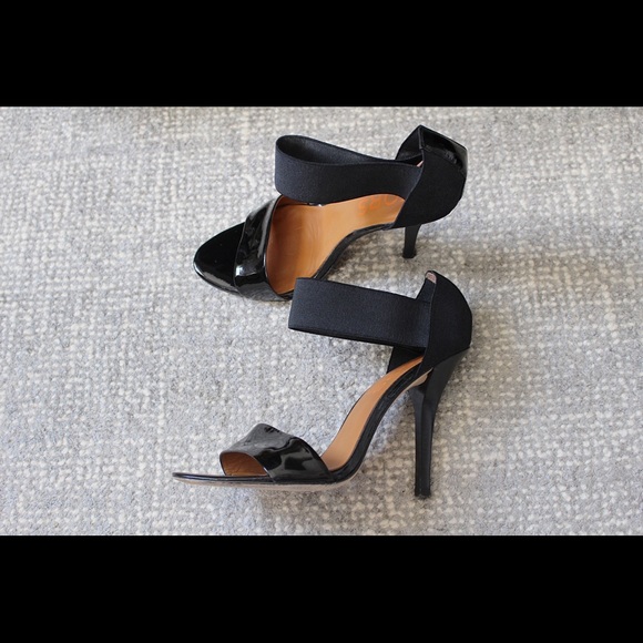 Michael Kors sandals - Picture 1 of 4